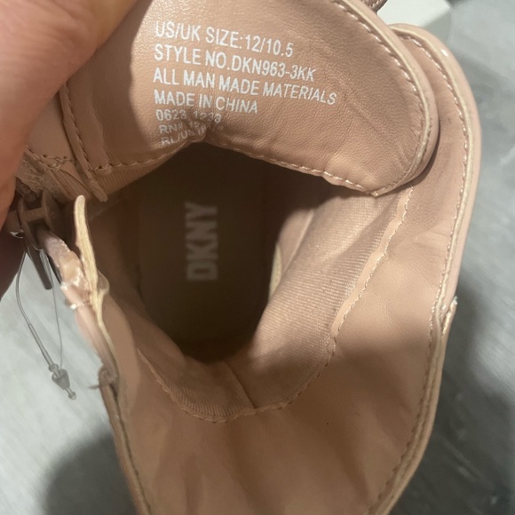 New DKNY Tan Boots with Chunky Platform Sole, Size 12 - Picture 8 of 8